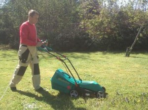 Tondeuse poussée électrique efficace Bosch ARM 34 fiche technique