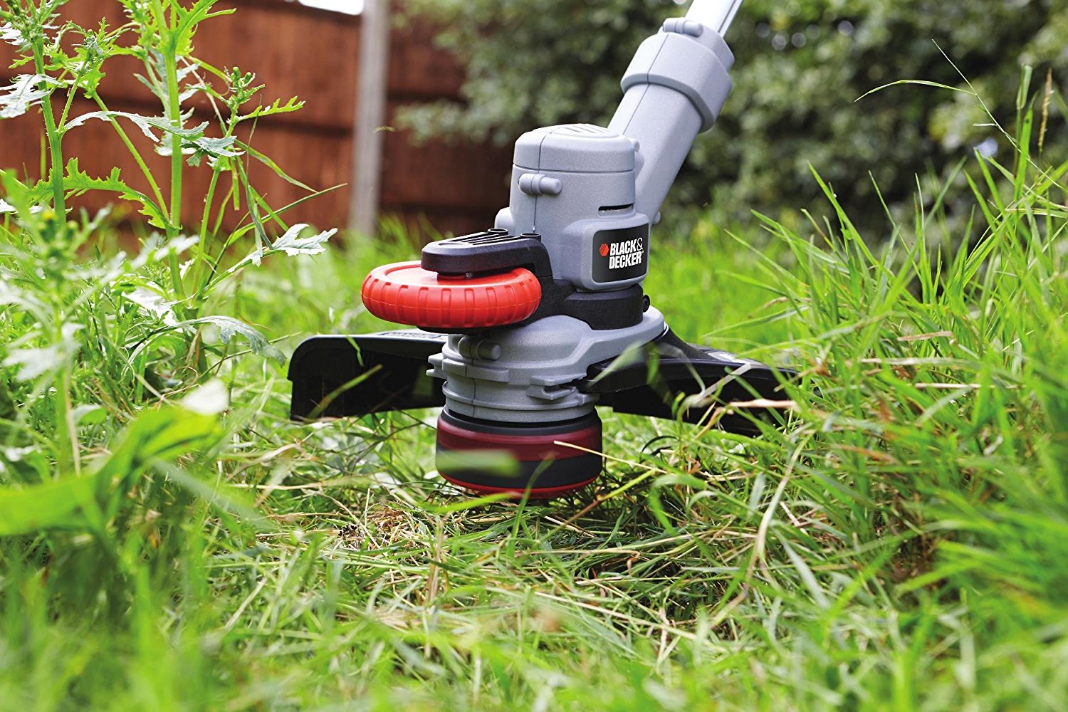 Rotofil débroussailleuse sans fil efficace Black & Decker STC1820