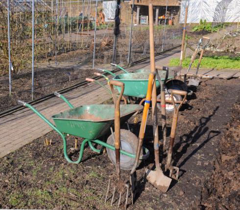 Outils pour la préparation du sol du potager