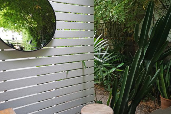 Installer des miroirs dans un petit jardin